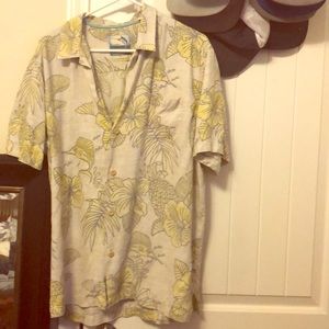 TOMMY BAHAMA BUTTON DOWN - “Island modern fit”